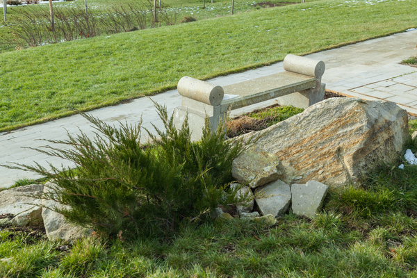 Kő szökőkút és kert szikla