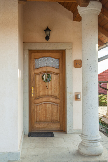 Kőoszlop, kő szegélyburkolat